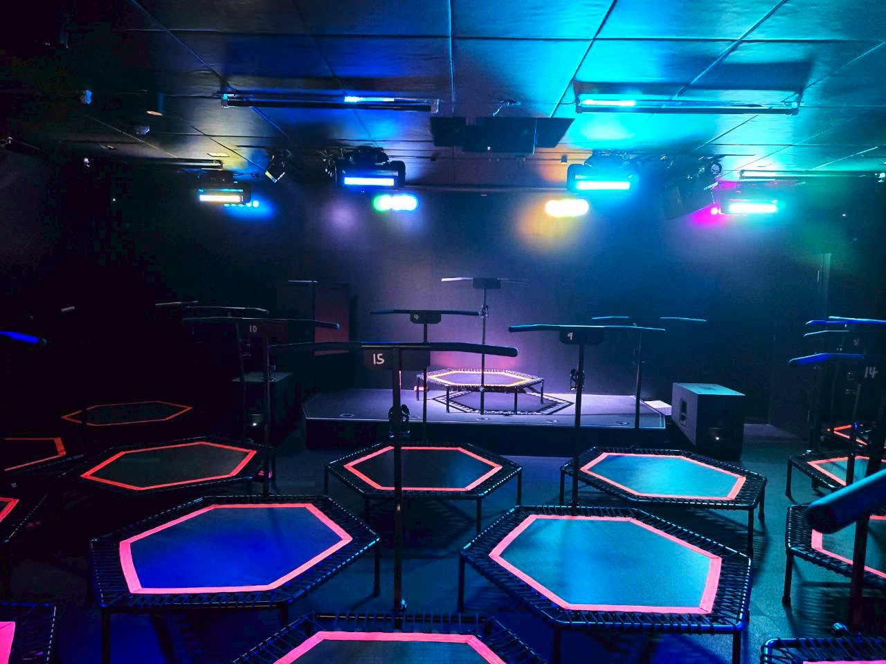 南浦和フィットネス写真：暗闇フィットネススタジオ